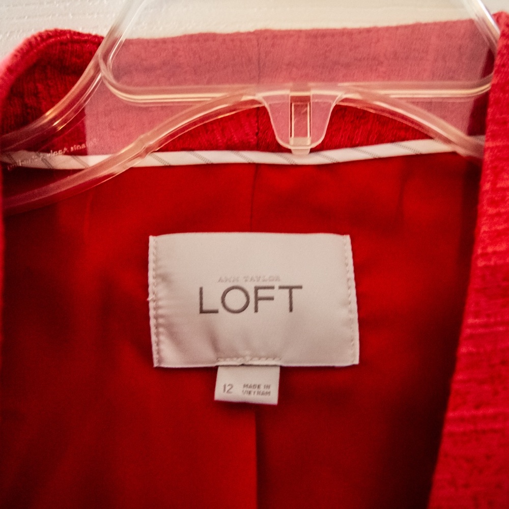 Textured Collarless Blazer in Watermelon LOFT EUC - Picture 4 of 5